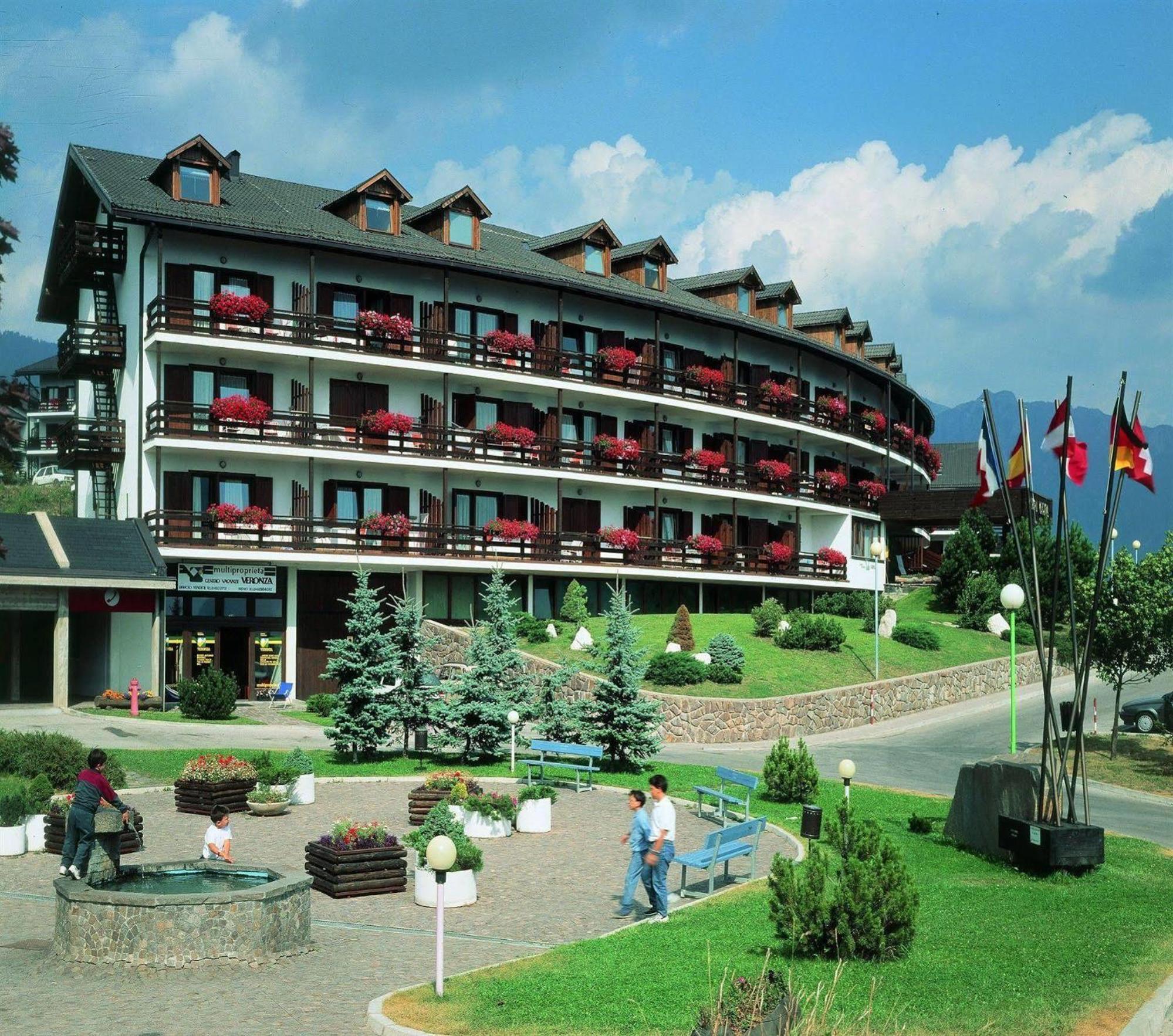 La Tana - Agenzia Dolomiti Affitti Apartamento Cavalese Exterior foto
